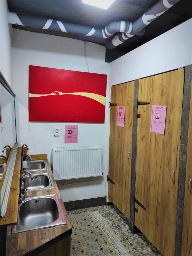 Bern Hostel Chişinău Extérieur photo