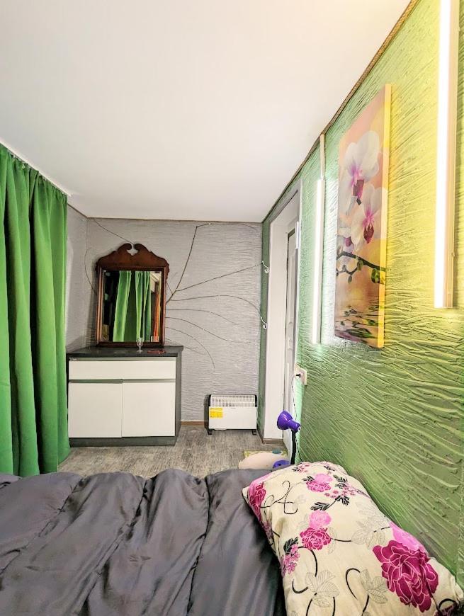 Bern Hostel Chişinău Extérieur photo